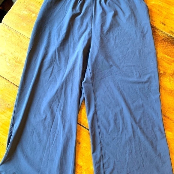 𝅺HELLY Hansen crop wide leg pant grey  xs - Picture 2 of 5